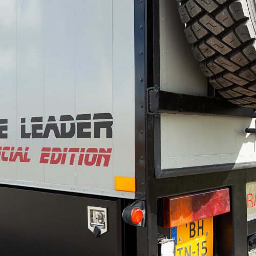 TFD Floortile woven L+ 404 pvc vloer project Ranger Leader Expeditie Trucks (4)